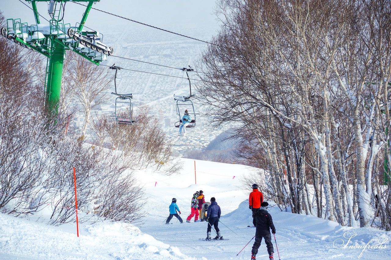 サッポロテイネ　これが北海道の冬。気温-11℃、澄んだ青空の下、パウダースノーが舞う天空のゲレンデ！